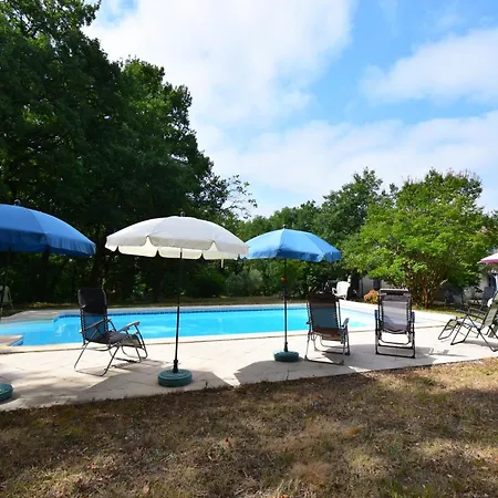 La Chenaie, Maison Ancienne Pour 13 Personnes- Clevacances 3 Cles
