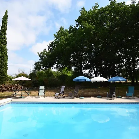 Villa La Chenaie, Maison Ancienne Pour 13 Personnes- Clevacances 3 Cles