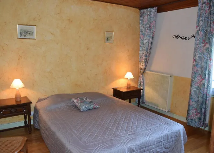 La Chênaie, Maison Ancienne Pour 13 Personnes- Clévacances 3 Clés *